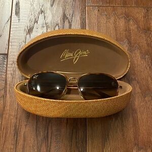 GUC Maui Jim Aviator Tortoiseshell Sunglasses with Case